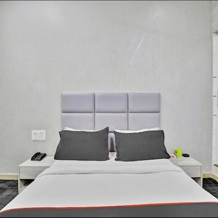 Hotel Unicorn, Szúrat Kültér fotó