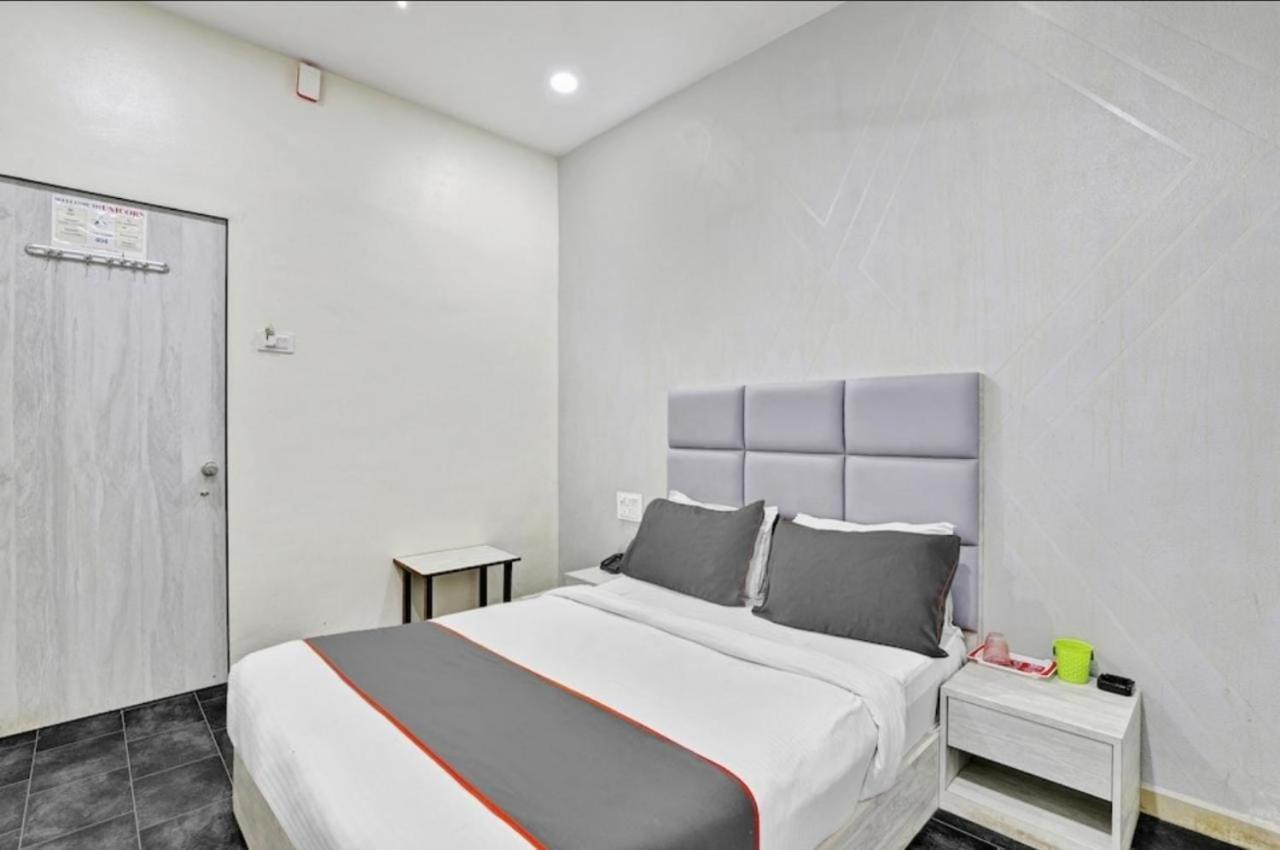 Hotel Unicorn, Szúrat Kültér fotó