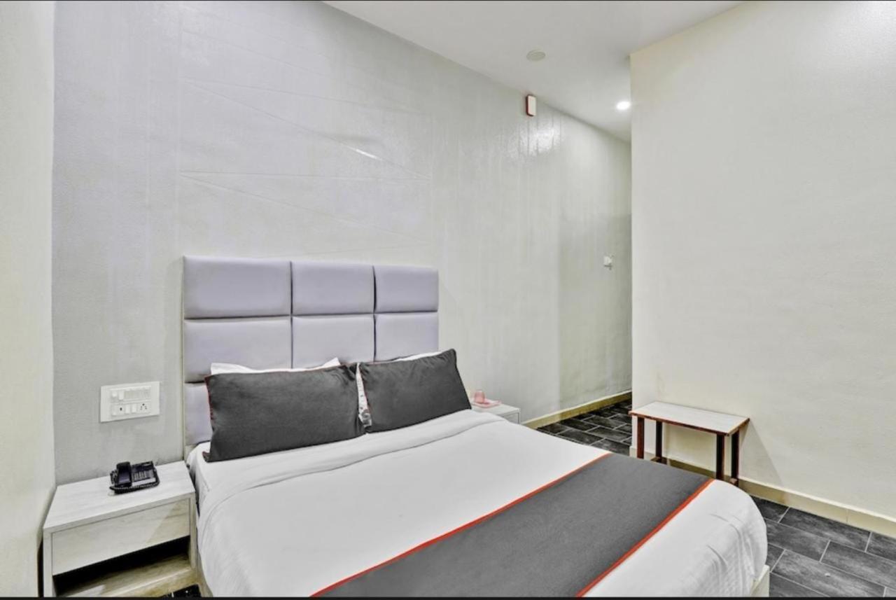 Hotel Unicorn, Szúrat Kültér fotó